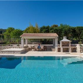 3 bedroom villa with pool in Kassiopi, Corfu, sleeps 7